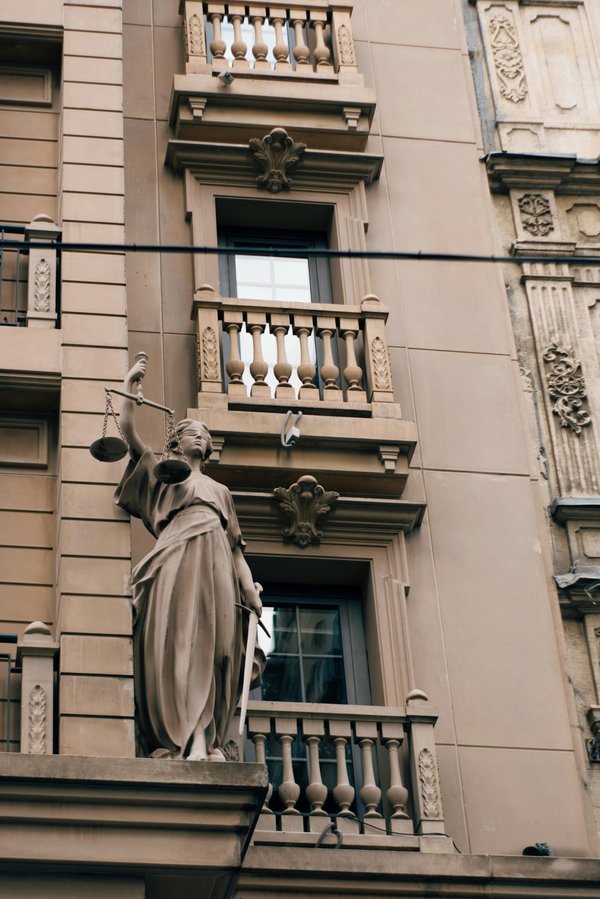 Avocat à Liège : comment choisir le bon professionnel pour gérer efficacement votre situation ?